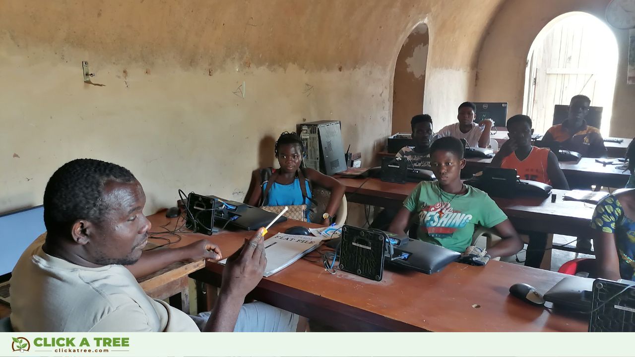 Click A Tree supports a entrepreneur school in Ghana.